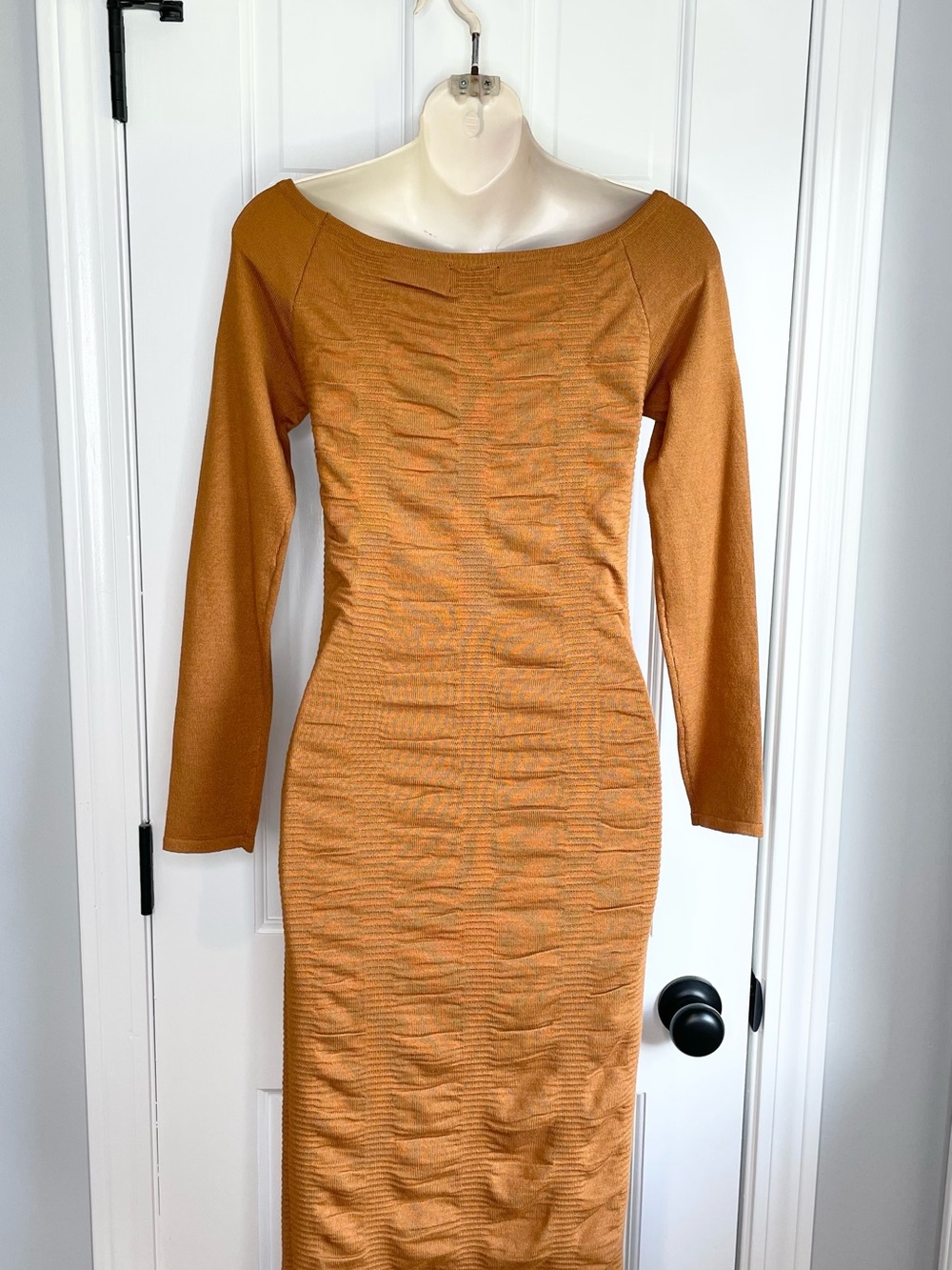 M, L, XL Long Sleeve Ruched Bodycon Dress in Rust - Picture 5 of 8